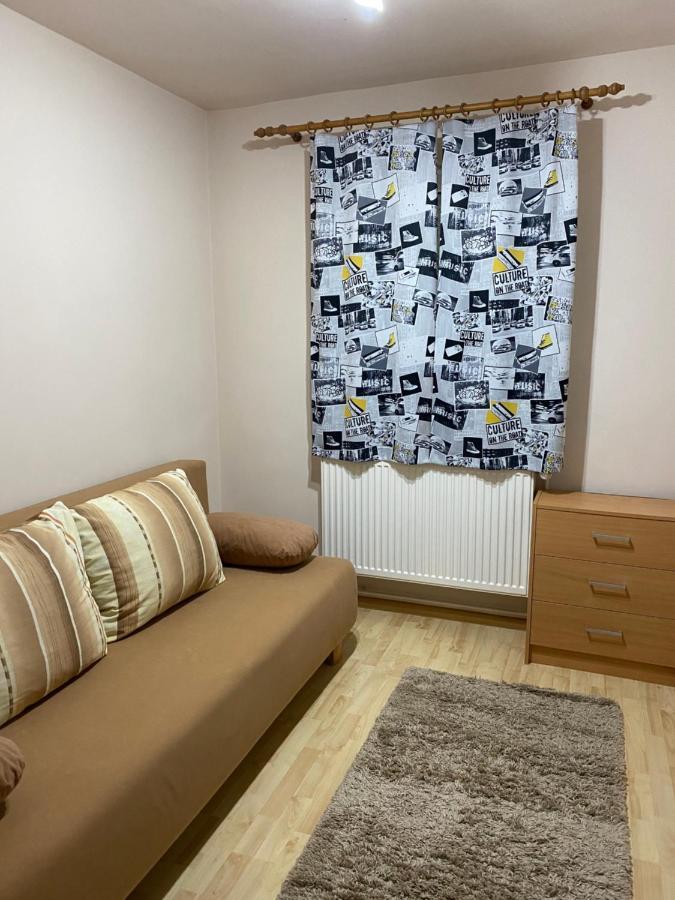 Sellada Apartament - Free Private Parking,Ac,Wi-Fi Carei Dış mekan fotoğraf