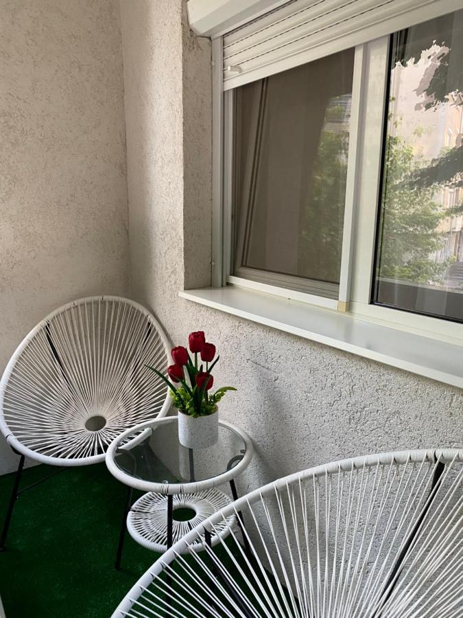 Sellada Apartament - Free Private Parking,Ac,Wi-Fi Carei Dış mekan fotoğraf