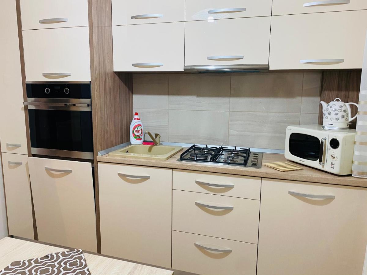 Sellada Apartament - Free Private Parking,Ac,Wi-Fi Carei Dış mekan fotoğraf